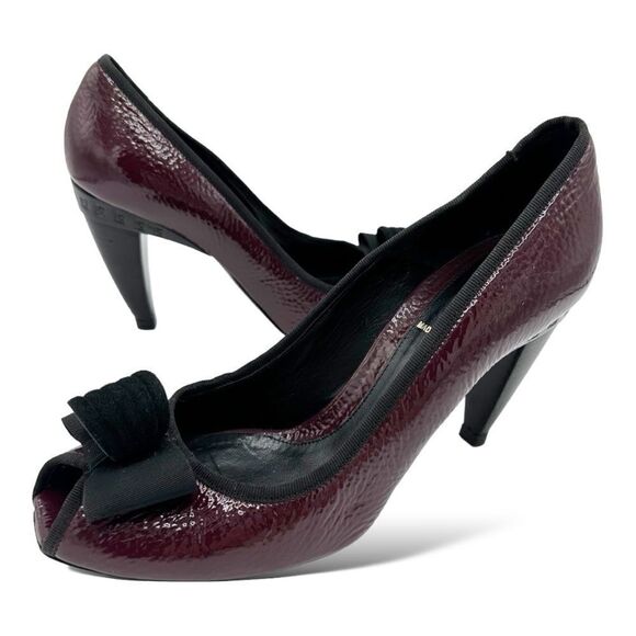 Fendi Burgundy Textured Patent Peep Toe Pumps w/Bow Grosgrain Bow Sculptured 7M - Picture 2 of 16